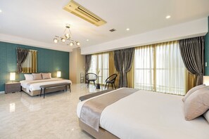 4 bedrooms, desk, iron/ironing board, free WiFi