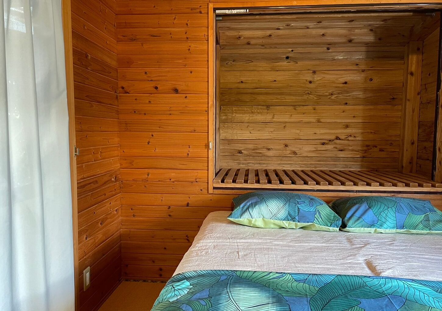 1 bedroom, desk, free WiFi, bed sheets