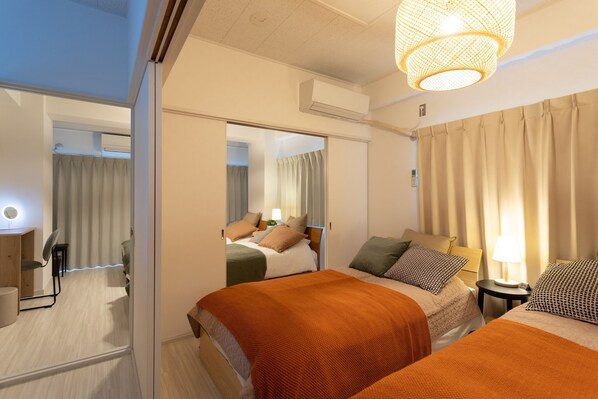 4 bedrooms, desk, free WiFi, bed sheets