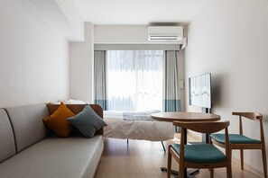 1 bedroom, desk, free WiFi, bed sheets