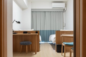 1 bedroom, desk, free WiFi, bed sheets
