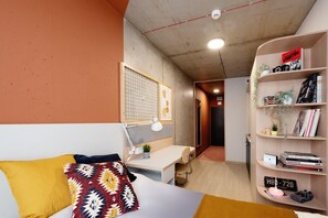 Bureau, Wi-Fi, draps fournis
