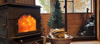 A log house villa for rent 5 minutes by car to La / Takashima Shiga