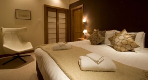 6 bedrooms, desk, iron/ironing board, free WiFi - 6bedroom Located in the quiet Hirafu East Village with uninterrupted Mount Yotei views / Abutagun Hokkaidō (Abutagun)