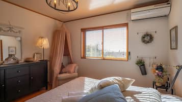 4 soverom, skrivebord, wi-fi (inkludert) og sengetøy