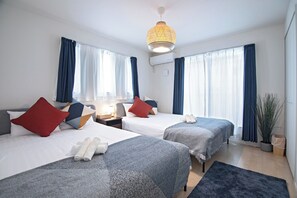 4 bedrooms, desk, iron/ironing board, free WiFi