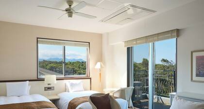 Breakfast included 2nd floor superior twin with bath and toilet / Higashimurogun Wakayama