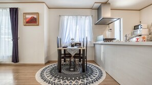 Dining - 7 minutes walk from Ikebukuro 5 minutes by train / Toshima-ku Tokyo (Toshima-ku)