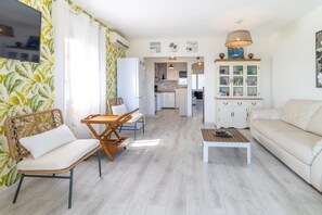 TV - Fener de Dalt 90 - Apartment with spectacular view (Llança)