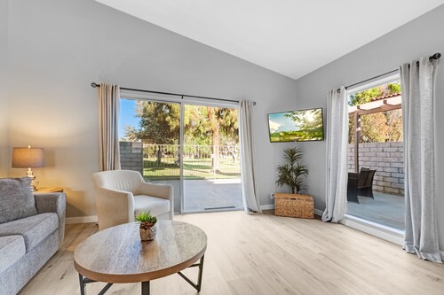 Greenside Getaway - 2 Bed/ 1 Bath - On Golf Course