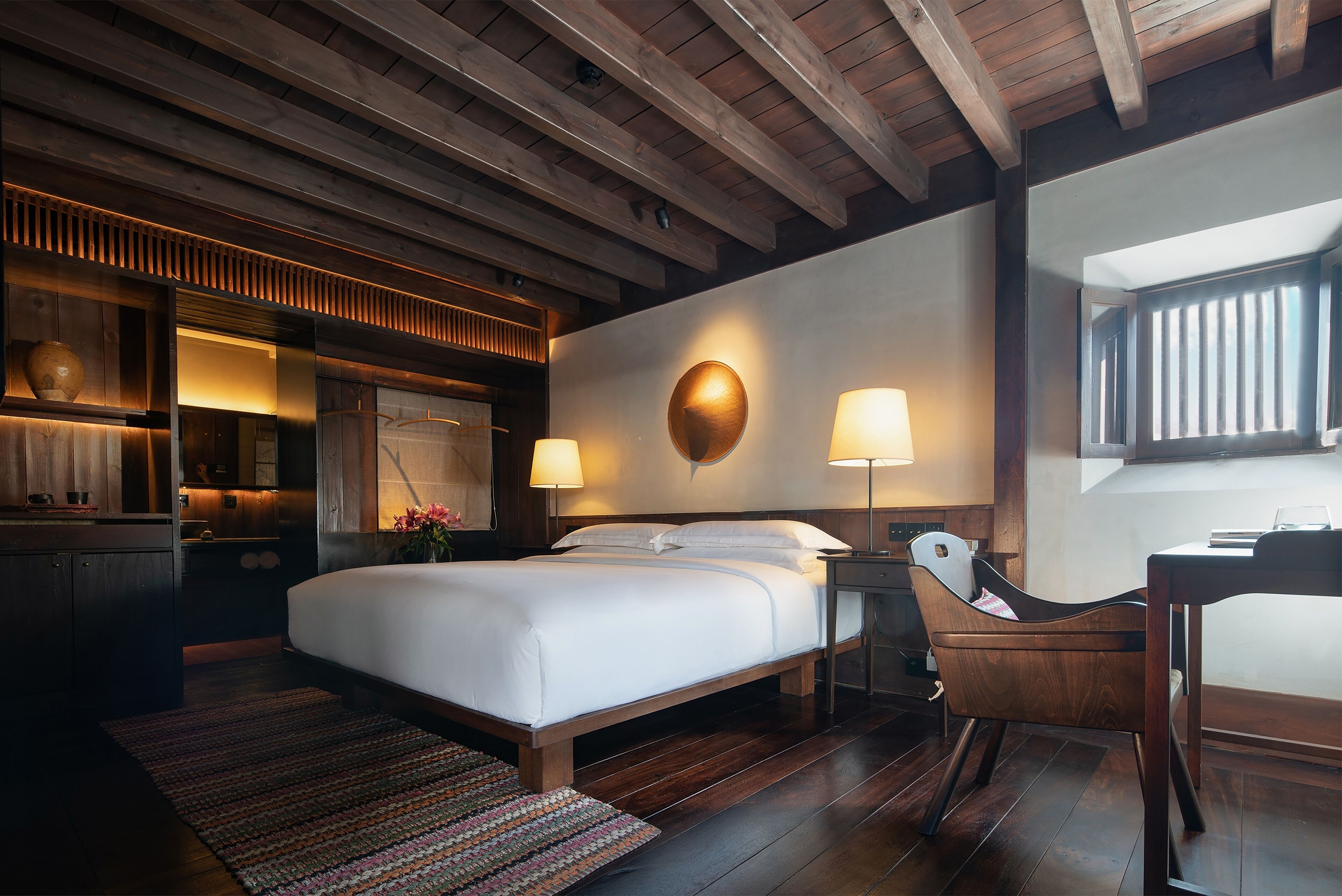 豪华大床房 | 免费 WiFi、床单