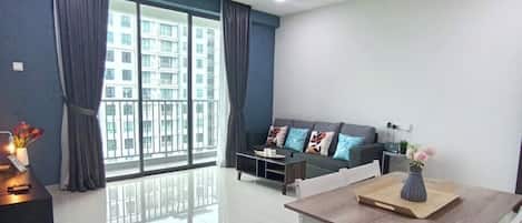 Apartment, 3 Bedrooms, Non Smoking | Living area | 27-inch Smart TV with satellite channels