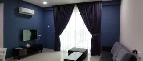 Departamento | Área de sala de estar | Smart TV de 27 pulgadas con canales vía satélite