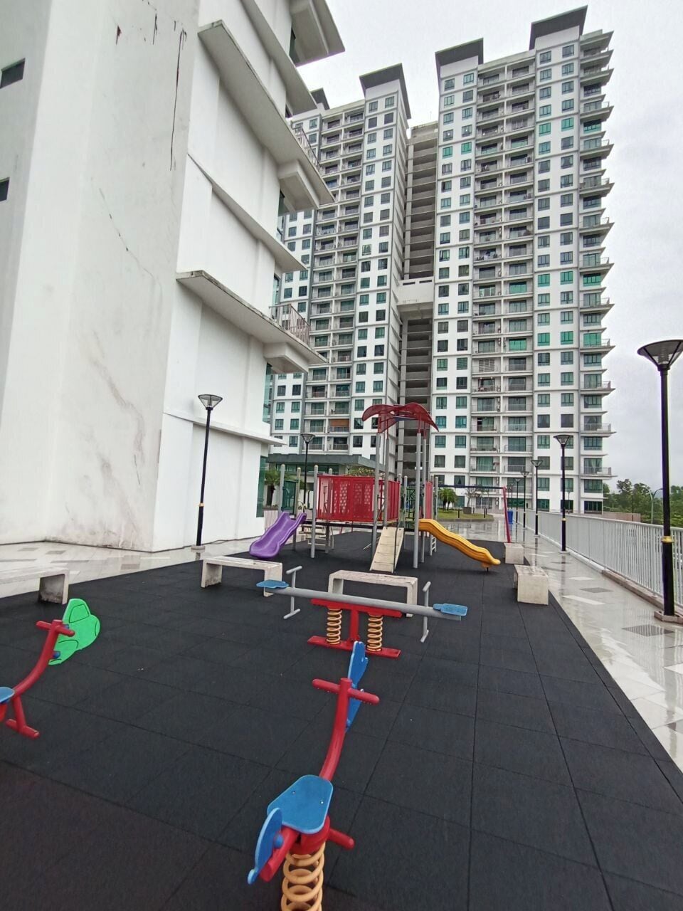 Children’s play area – outdoor