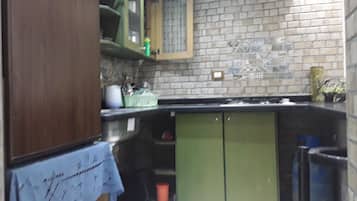 Jääkaappi, uuni, liesi