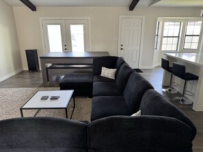 Smart TV - Quaint and quiet home away from home! (McAllen)