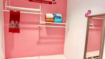 4 bedrooms, desk, blackout curtains, iron/ironing board