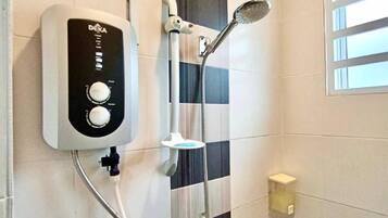 House | Bathroom | Shower, hydromassage showerhead, hair dryer, bidet