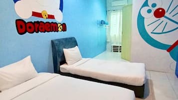 House | 4 bedrooms, desk, blackout curtains, iron/ironing board