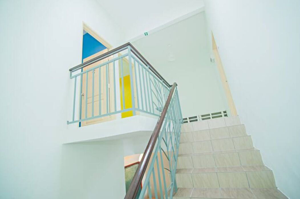 4 bedrooms, desk, blackout curtains, iron/ironing board