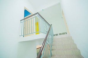 4 dormitorios, escritorio, cortinas opacas