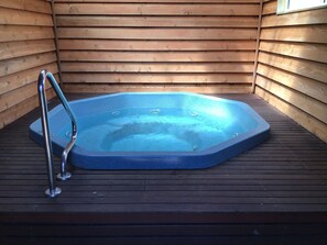 Bubbelpool och ångbastu