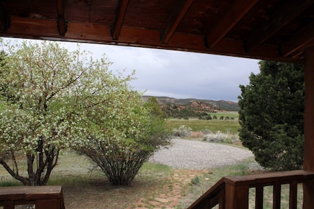 Property grounds. Boulder Mtn Ranch Nr Capitol Reef