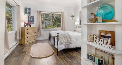 'Treehouse' in the Redwoods - sleeps 4!