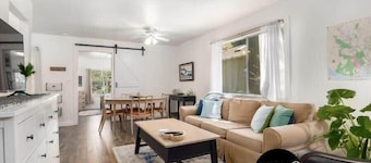 'Treehouse' in the Redwoods - sleeps 4!