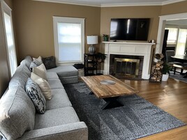 Televisión LCD, chimenea, Netflix, Hulu