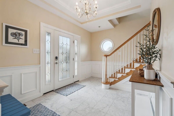 Foyer - upstairs is the kitchen and living area and downstairs are 3 bedrooms