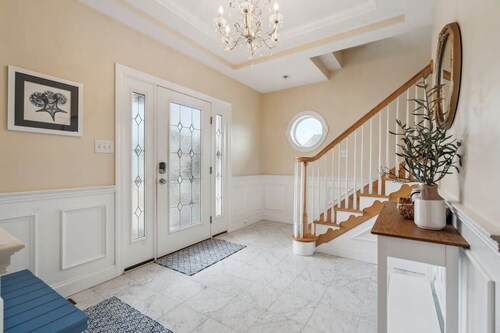 Sandy Toes | Ocean Views | Steps to Beach | Deck