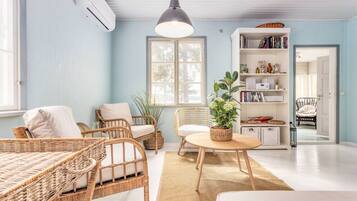 Fernseher, Kamin, Stereoanlage