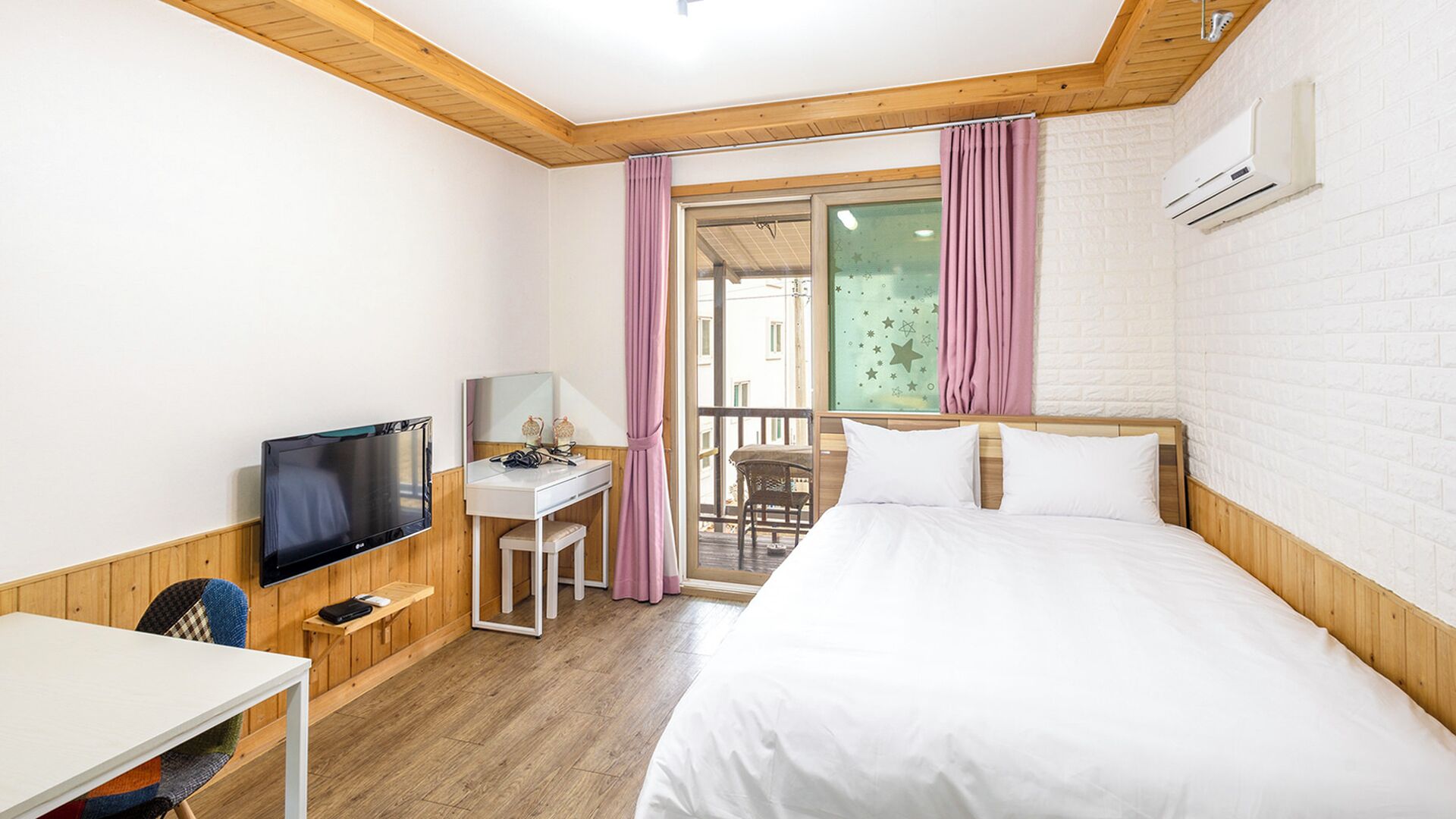 Basic Room, 1 Bedroom (202) | 1 bedroom, free WiFi