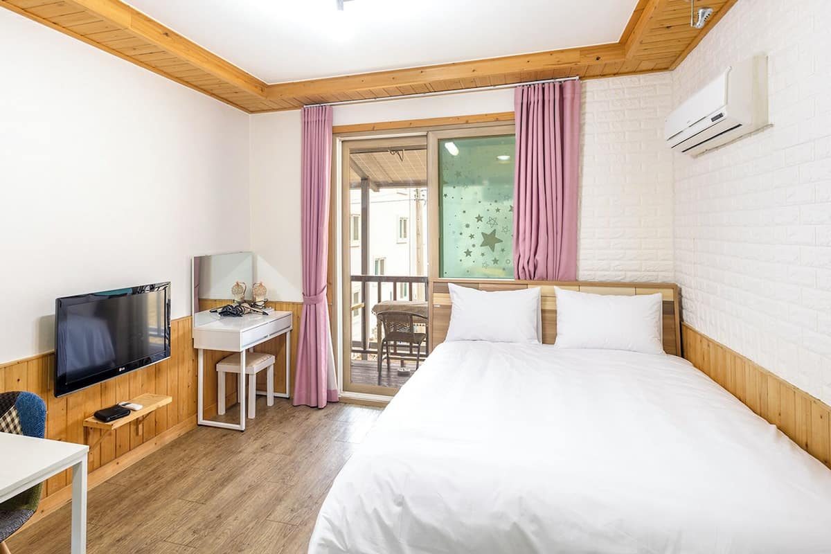 Basic Room, 1 Bedroom (202) | 1 bedroom, free WiFi