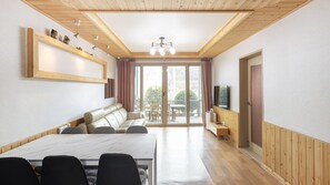 Basic Room, 2 Bedrooms (101) | 1 bedroom, free WiFi