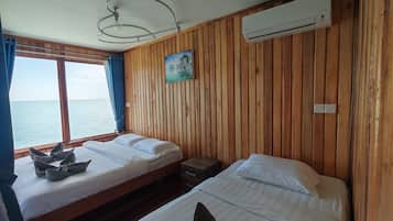 Deluxe Double or Twin Room, Sea View | Bed sheets
