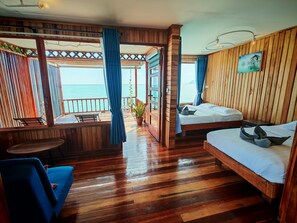 Deluxe Double or Twin Room, Sea View | Bed sheets