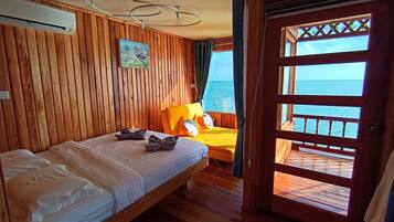 Deluxe Double or Twin Room, Sea View | 1 bedroom, bed sheets