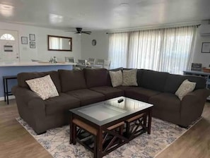 Smart TV, fireplace - Awesome Pool House in the Kern River Valley (Wofford Heights)