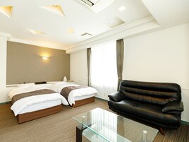 Standard Twin Room, Non Smoking | In-room safe, desk, blackout drapes, free WiFi