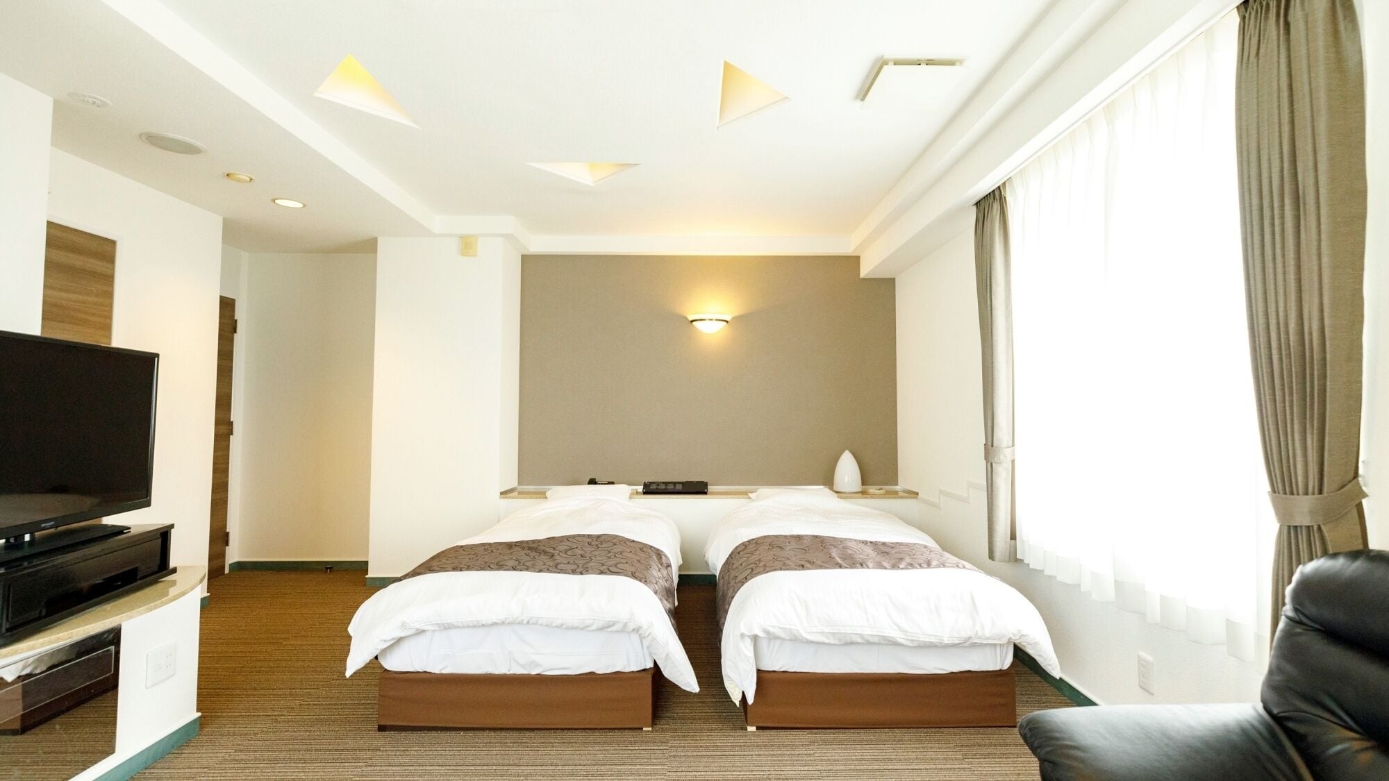 In-room safe, desk, blackout curtains, free WiFi