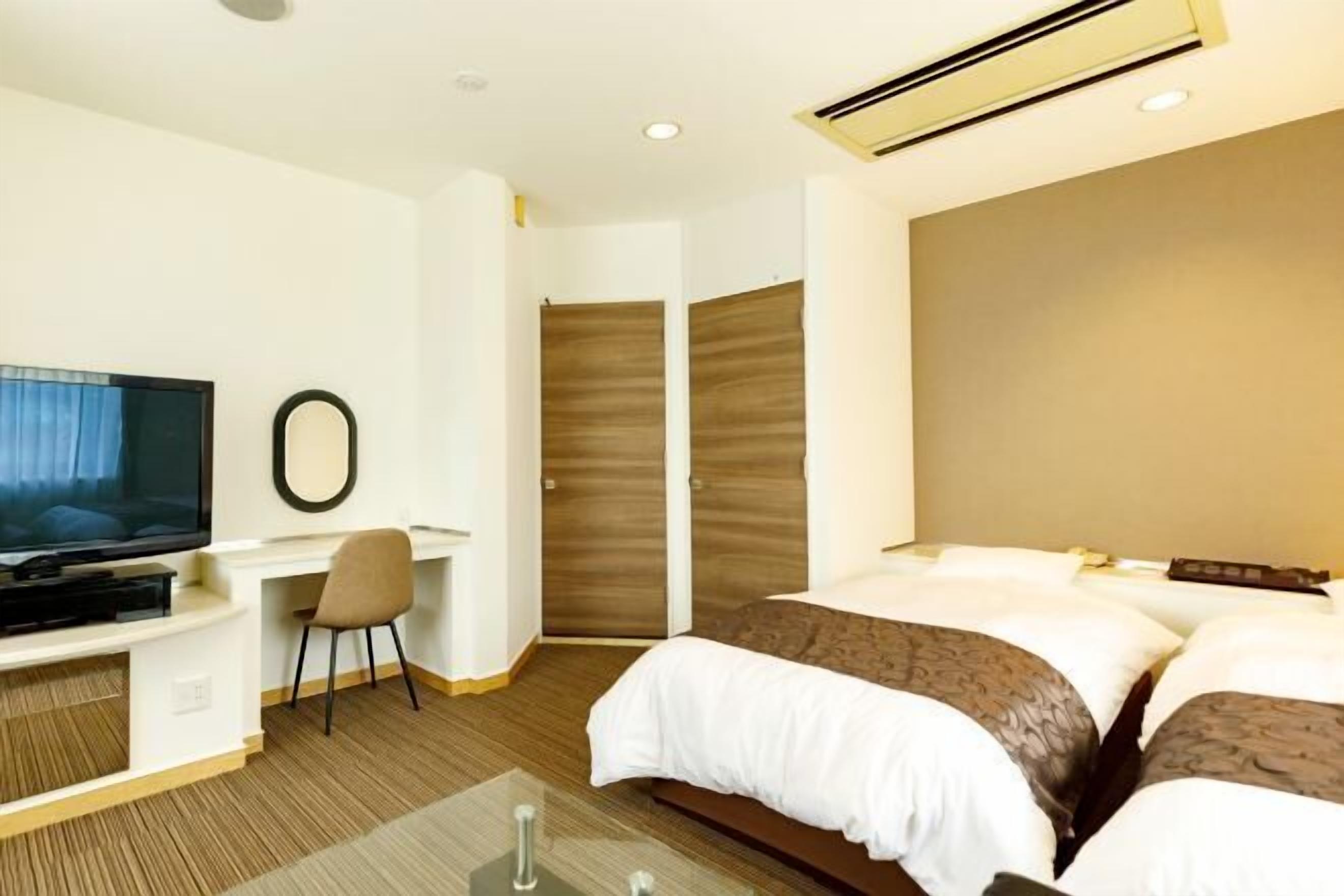 In-room safe, desk, blackout drapes, free WiFi