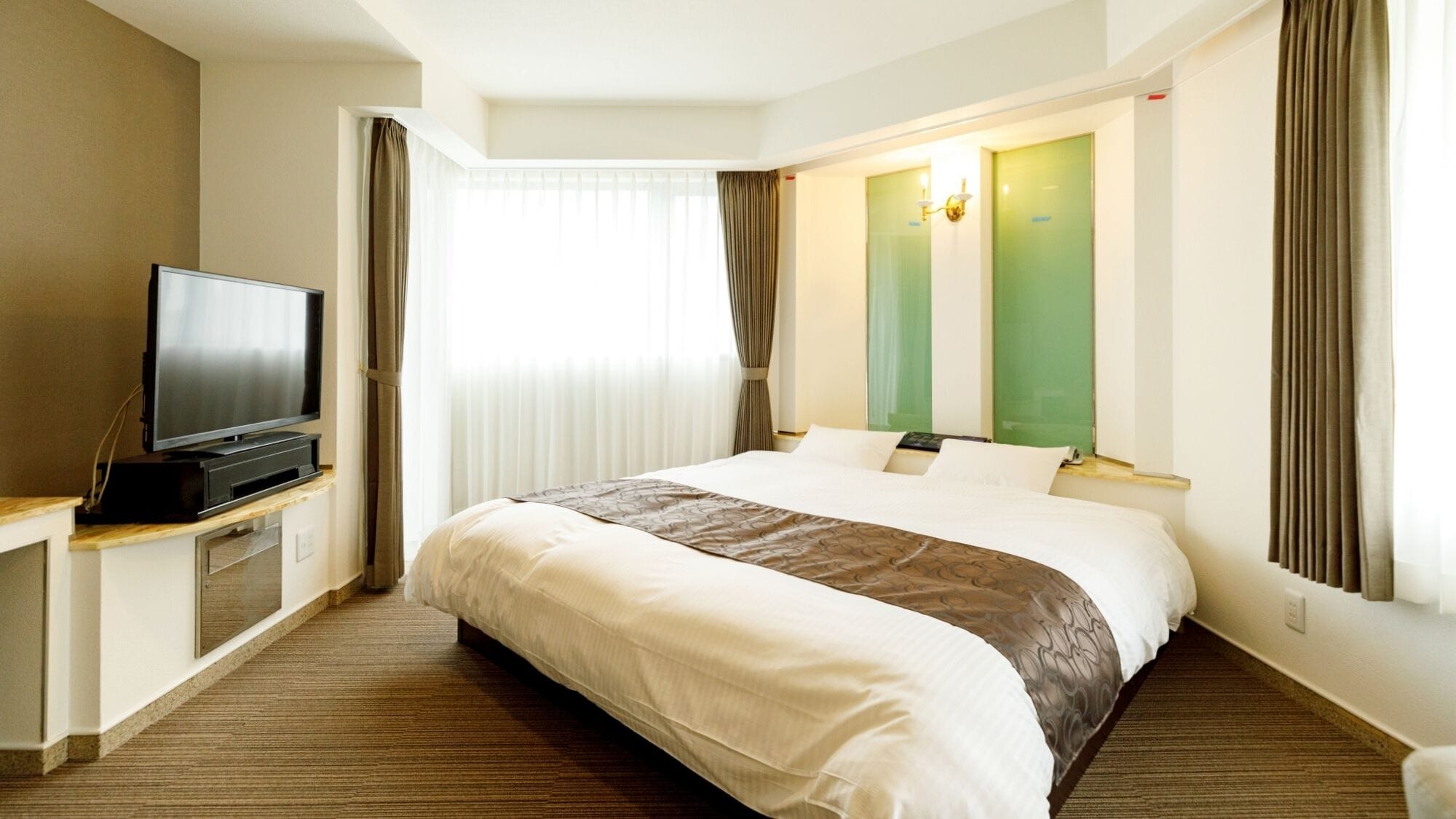 In-room safe, desk, blackout curtains, free WiFi