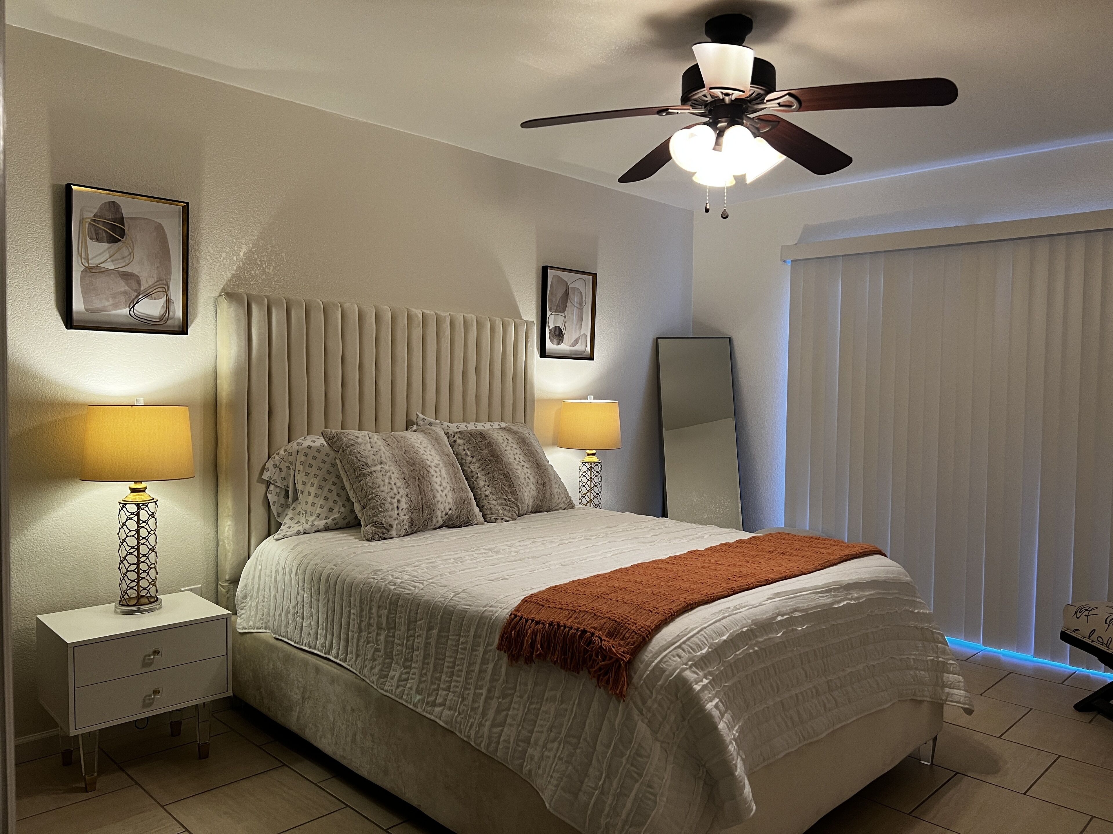 2 chambres, fer et planche à repasser, Wi-Fi gratuit, draps fournis