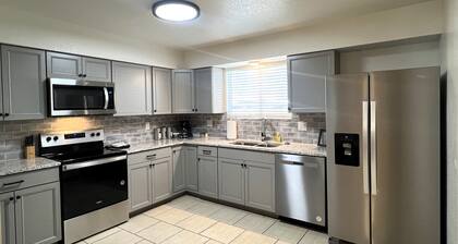 Stylish & Cozy Apt in Sierra Vista
