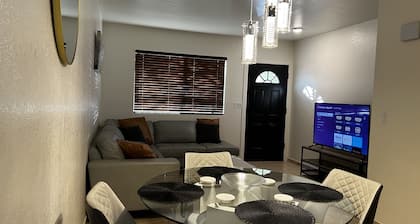 Stylish & Cozy Apt in Sierra Vista