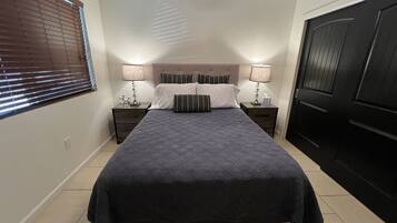 2 chambres, fer et planche Ă repasser, Wi-Fi gratuit, draps fournis