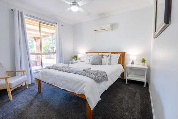 3 bedrooms, desk, iron/ironing board, travel cot