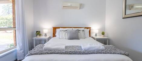 3 bedrooms, desk, iron/ironing board, travel cot